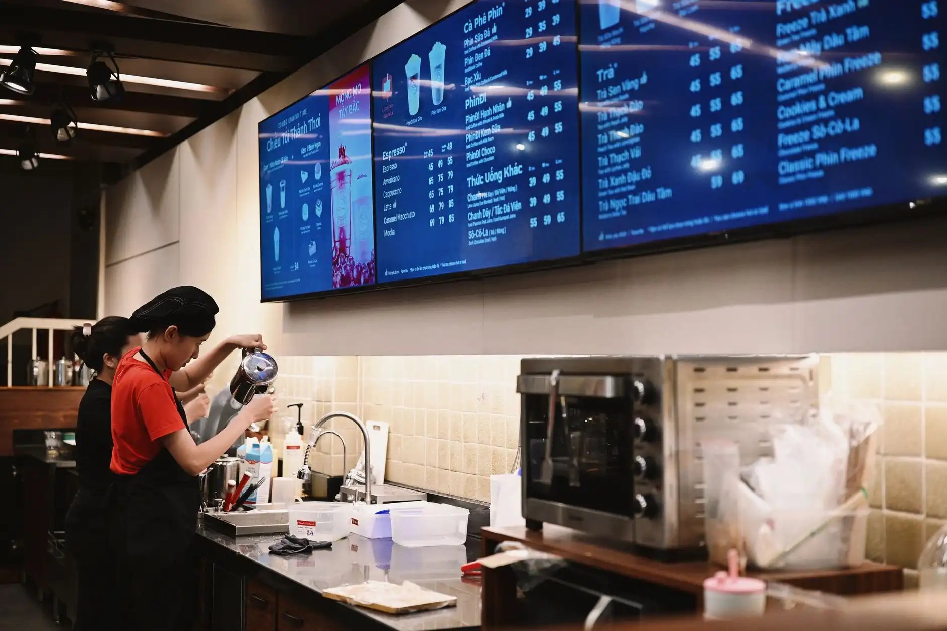 2025年餐饮管理行业政策新规对连锁品牌运营的关键影响正文配图 1